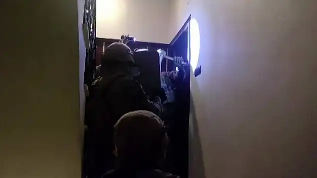 6 ilde eş zamanlı operasyon: Silah şebekesi çökertildi!