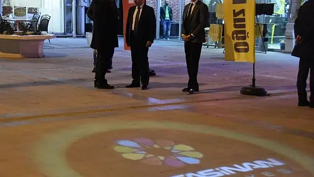 Çolakbayrakdar, &quotDaha modern ve akıllı şehirler inşa edeceğiz&quot