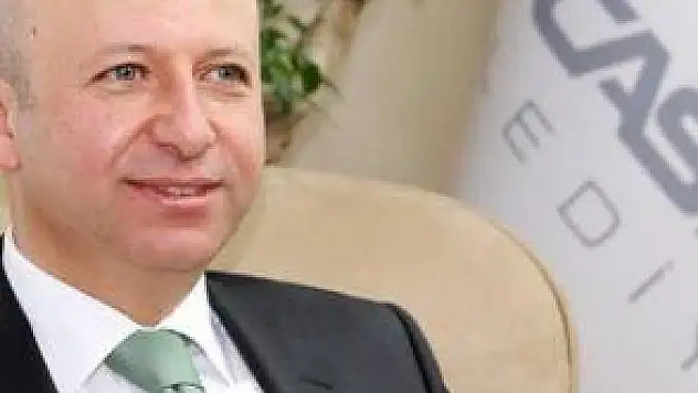 ÇOLAKBAYRAKDAR, &quotKADIN ERKEK BÜTÜNÜN YARISIDIR&quot