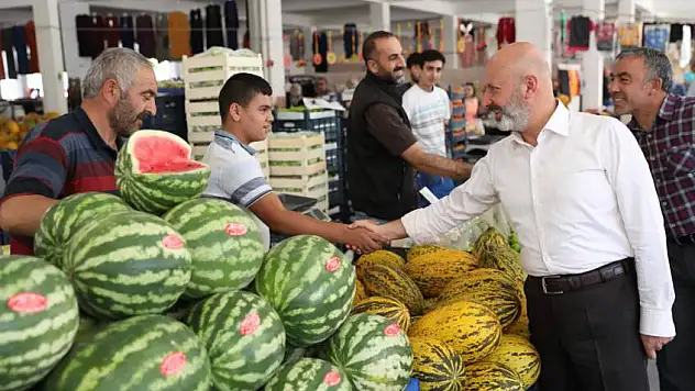 Çolakbayrakdar, 'Kayseri aşkıyla hizmet üreterek, şehri daha iyi noktalara taşıdık'