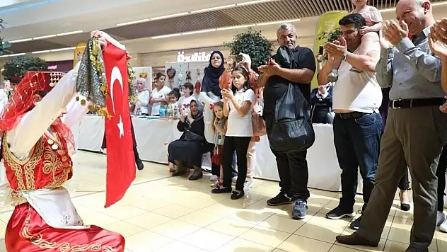 Çolakbayrakdar, 'Yetenekli nesillerin yetişmesine katkı sağlıyoruz'
