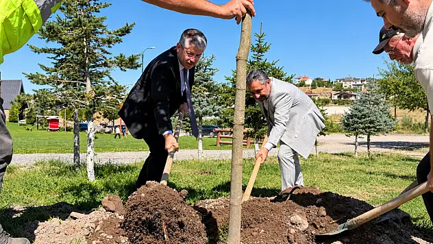 Çopuroğlu'ndan Kayserililere anlamlı çağrı: Her fidan bir vefa mirasıdır