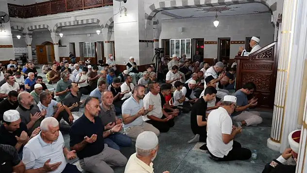Cuma hutbesi: Peygamberimiz ve aile ahlakı