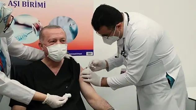 Cumhurbaşkanı Erdoğan koronavirüs aşısı oldu