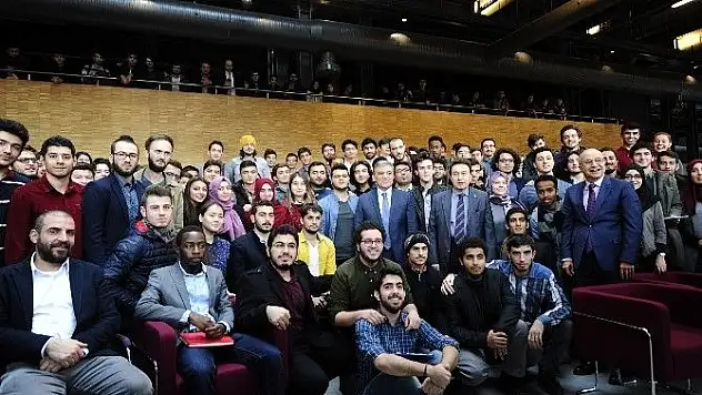 11. Cumhurbaşkanı Gül, derse katıldı
