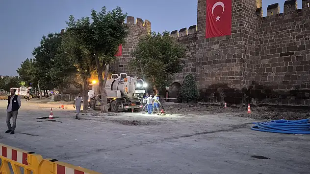 Cumhuriyet Meydanı'nda akşam saatlerinde dikkat çeken hareketlilik!