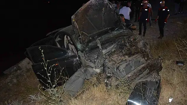 Yoldan çıkıp takla atan araçta 5 kişi yaralandı!