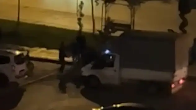 Davul çalarak vatandaşları rahatsız etti!