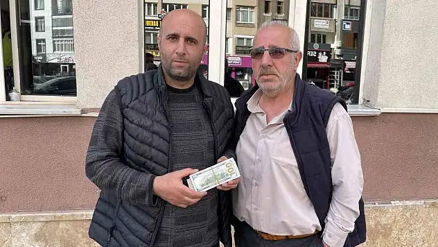 6 bin 250 dolar ve 400 euroyu polise teslim etti
