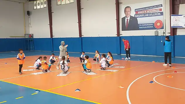 Dede-nine oyunları yeniden sahnede