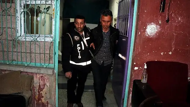 Define için 2 yıldır kazı yapan şahıslar suçüstü yakalandı