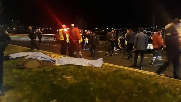 Dehşet! Otomobille ambulans çarpıştı: 5 ölü 2 yaralı