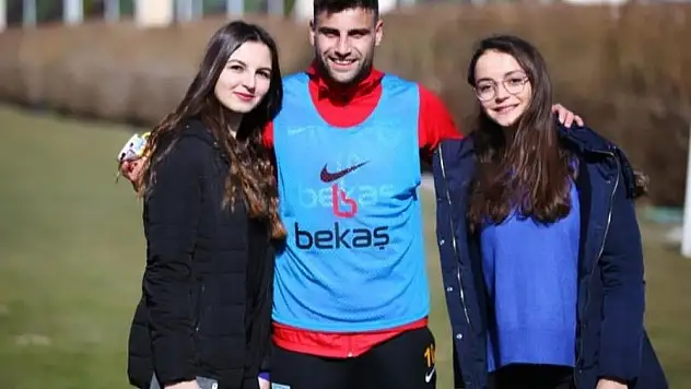 Deniz Türüç'e sürpriz doğum günü