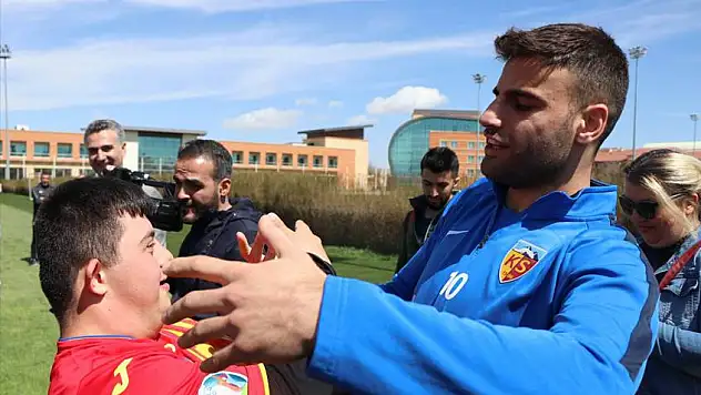 Deniz Türüç Galatasaray'ı mı gidiyor