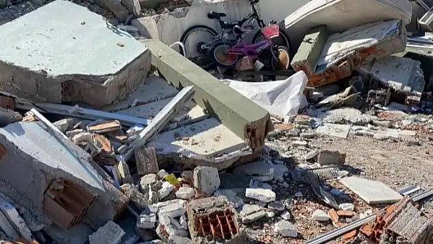 Depremde 130 kişinin öldüğü site için karar çıktı