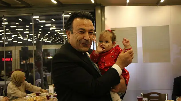 Depremzede öğretmenler yemekte buluştu