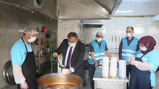 Develi'de 330 aileye yemek desteği