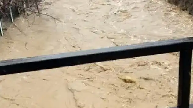 Develi'yi sel vurdu! Evler ve ahırlar sular altında