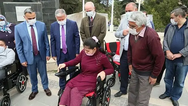 Develi'de engelli 35 aileye bayram hediyesi