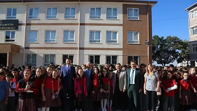 Develi'de ilk derse ilçe protokolü katıldı