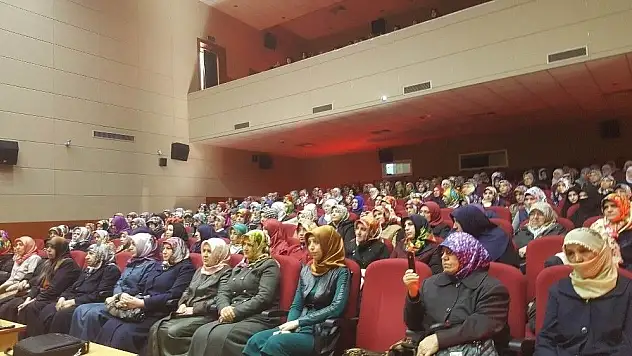 Develi'de kadınlar için konferans düzenlendi