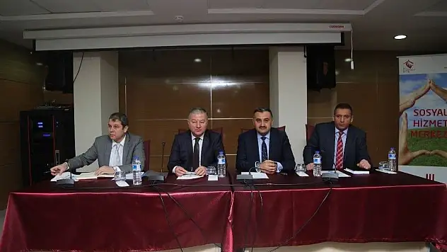 Develi'de muhtarlar toplantı yapıldı