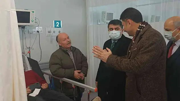 Develi'de öğrenci servisi kaza yaptı!