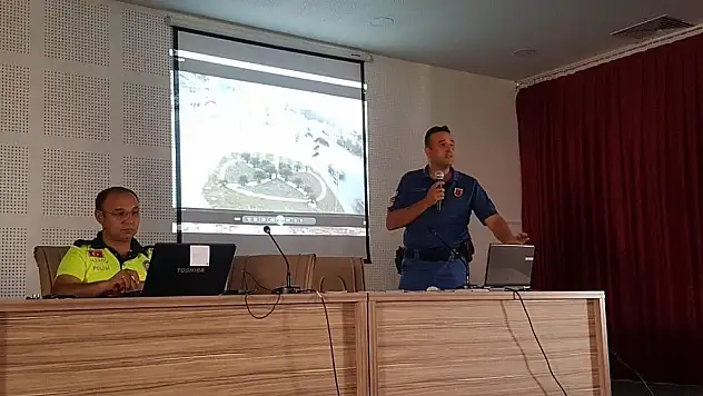 Develi'de Öğretmelere Yönelik Trafik Eğitim Semineri Başladı
