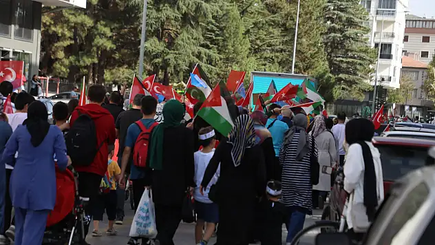 Develi'de 'özgürlük' yürüyüşü