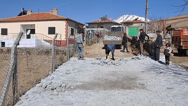 Develi'de parke çalışmaları tüm hızıyla devam ediyor