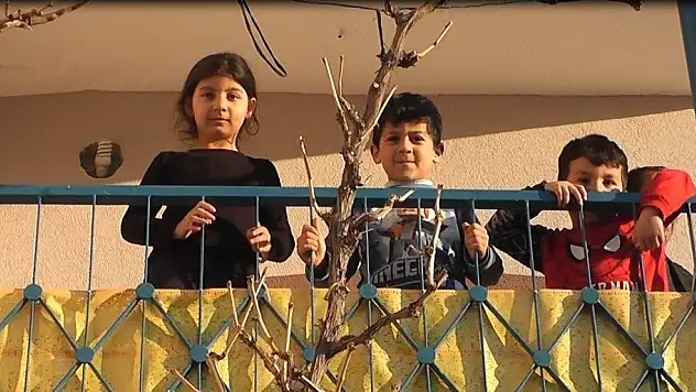 Develi'de sokağa çıkamayan çocuklar okulu özledi