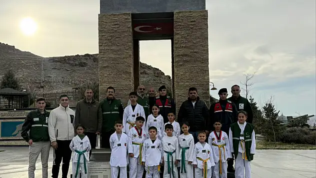 Develi ERVA Jandarma Taekwondo sporcuları Çanakkale'de
