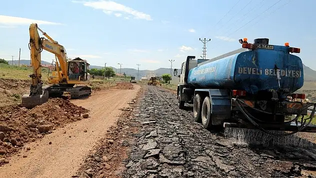 Develi Güney Yukarı mahallesinde yol genişletme çalışmaları tamamlanıyor
