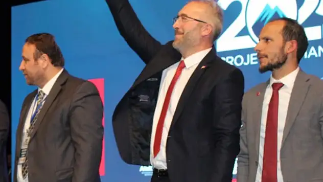 'Develi hak ettiğini alamıyor'