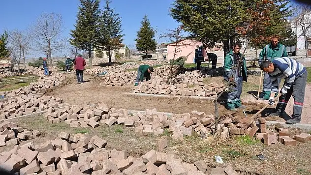 Develi İmamı Azam Parkı'nda revizyon çalışması