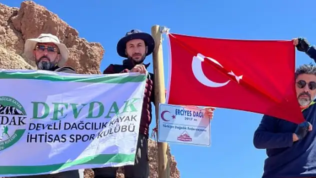 Develi'nin dağcıları Seyrani için zirvede