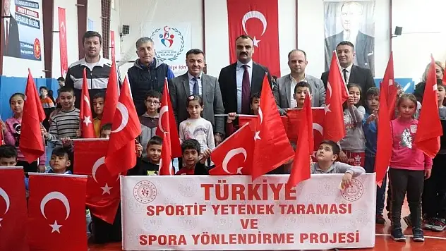 Develili öğrencilerden Mehmetçiğe destek