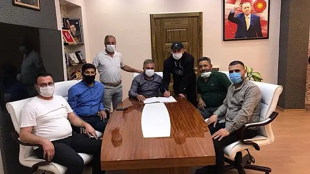 Develispor Ahmet İzgi ile sözleşme imzaladı