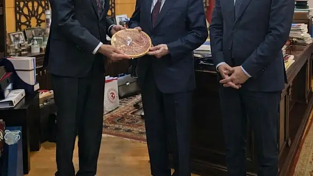 Devlet Bahçeli'ye Kayseri'den kim pastırma hediye etti?
