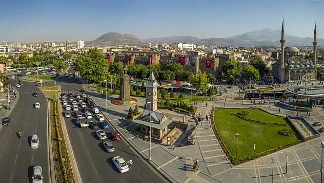 Dikkat! 'Şehrin sahibi sokaklara iniyor!'