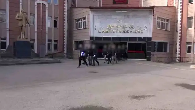 Dini istismar edenler yakalandı!