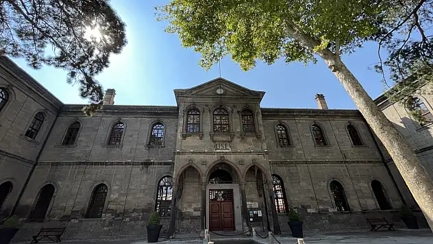 Diplomasını cephede alanların okulu: Kayseri Lisesi