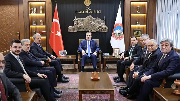 Dışişleri Bakanı Fidan, Valiliği ve Belediyeyi ziyaret etti!