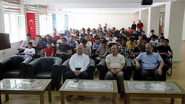 Diyanet Gençlik Merkezi eğitime başladı