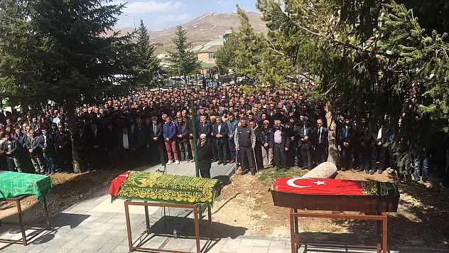 Kazada hayatını kaybeden Üzüm ailesi son yolculuğuna uğurlandı