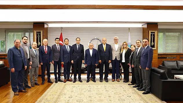 Doktorlardan doktor başkana ziyaret!