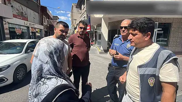 Kuyumcuya giden kadın dolandırıcılardan son anda kurtuldu!