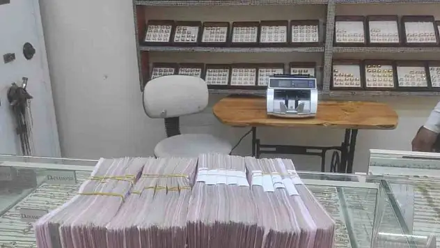 Banka personeli şüphelendi, polis harekete geçti