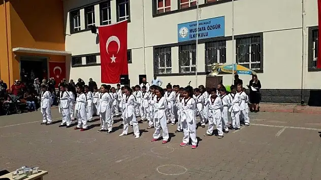 &quotBu nesli vatanını seven bir nesil olarak yetiştirmek hepimizin görevidir&quot