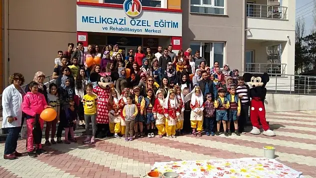 Down Sendromu Farkındalık Günü'nde Anlamlı Etkinlik